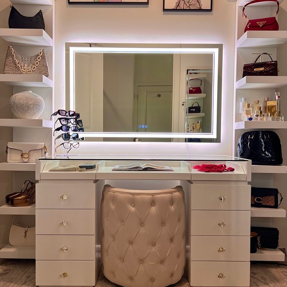 Meet your posher!!❤️💋🍒 - Picture 2 of 4